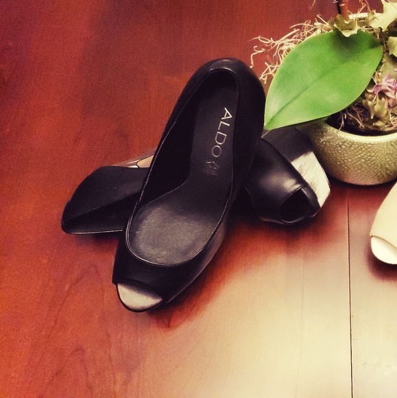 ALDO HEELS - Picture 2 of 2